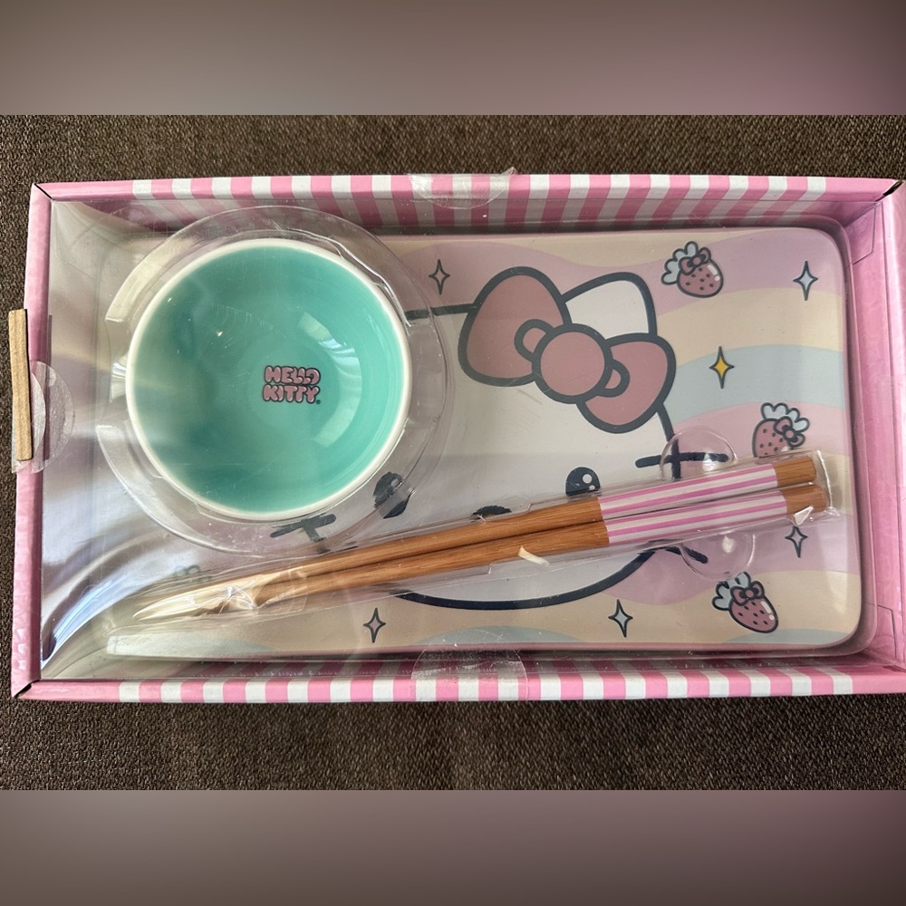 Hello Kitty Pink and White Sushi Set